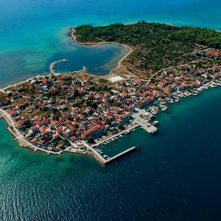 Star Brodarica (Sibenik-Knin)