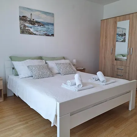 Star Apartment